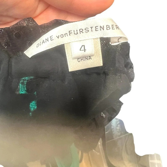 Diane von Furstenberg Miki Black Swiss Dot Bow Neck Silk Top Size 4‎ - Picture 6 of 8